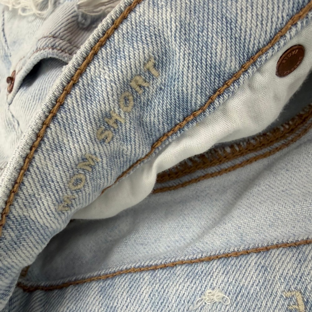 American Eagle Stretch Mom Short Light Wash Cuffed Distressed Festival Size 6 - Picture 9 of 11